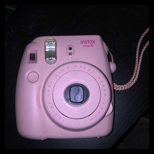 Polaroid camera (8 instant films included)